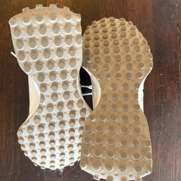 New Balance Classics 327 - Picture 7 of 10